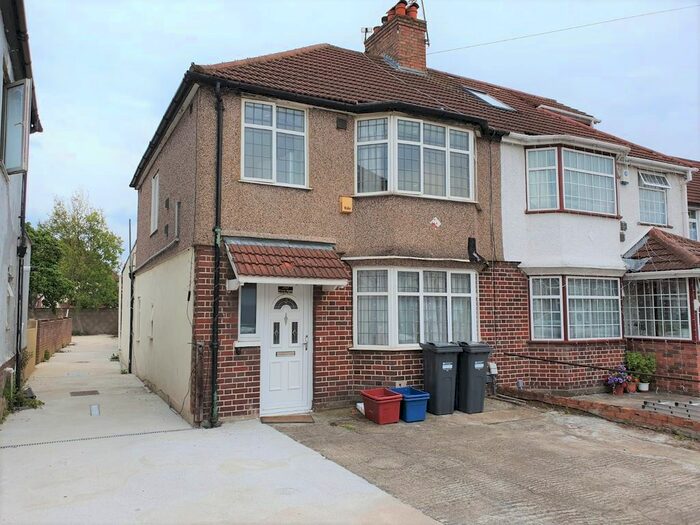 1 Bedroom Flat To Rent In Marnell Way, Hounslow, (Bills Included), TW4