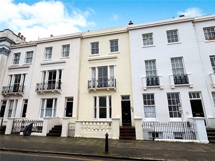 1 Bedroom Flat To Rent In Lind Street, Ryde, Isle Of Wight, PO33