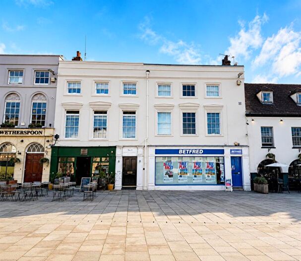 2 Bedroom Apartment For Sale In Flat, Market Place Warwick, CV34