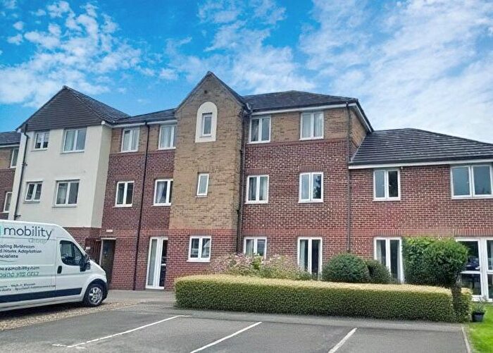 2 Bedroom Flat For Sale In Cabourne Avenue, Lincoln, LN2
