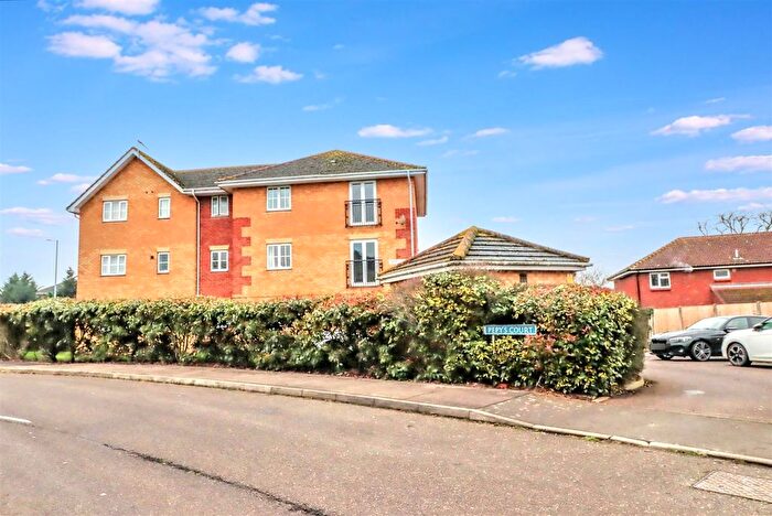 2 Bedroom Flat For Sale In Pepys Court, Wickford, SS12