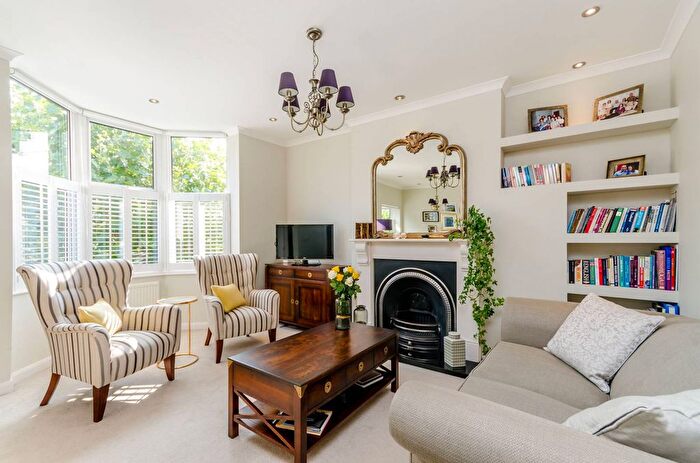 2 Bedroom Maisonette To Rent In Chatsworth Avenue, Wimbledon, London, SW20