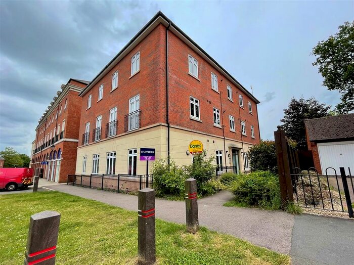1 Bedroom Flat To Rent In Apt Market Court Old Dickens Heath Road, Solihull, B90
