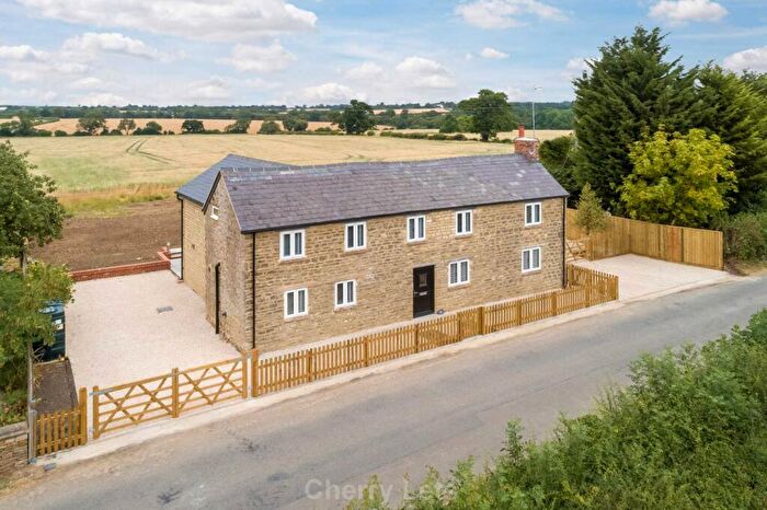 4 Bedroom Detached House To Rent In Radstone, NN13