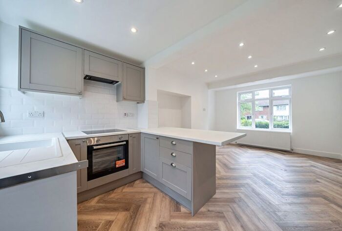 4 Bedroom Detached House For Sale In Canterbury Road, Morden, SM4