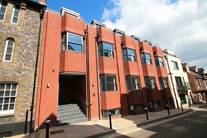 2 Bedroom Flat To Rent In Clement Street, Winchester, SO23