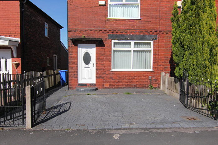 2 Bedroom Terraced House To Rent In Albion Drive, Droylsden, Manchester, M43