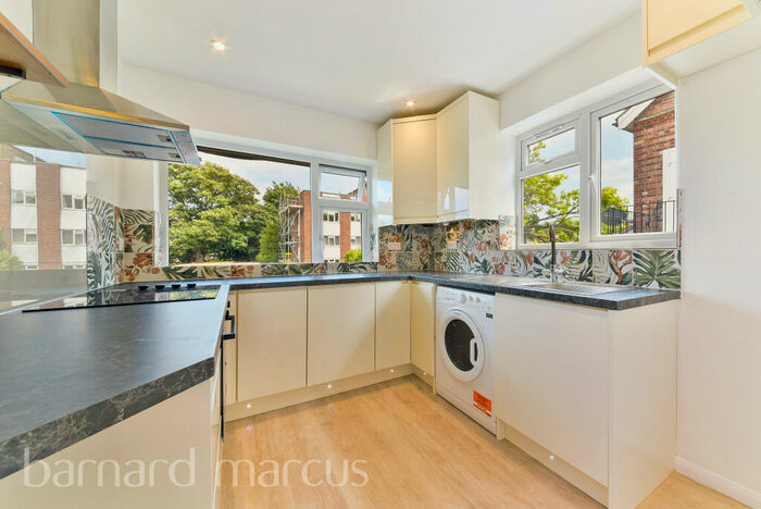 2 Bedroom Maisonette To Rent In Stanley Road, Sutton, SM2