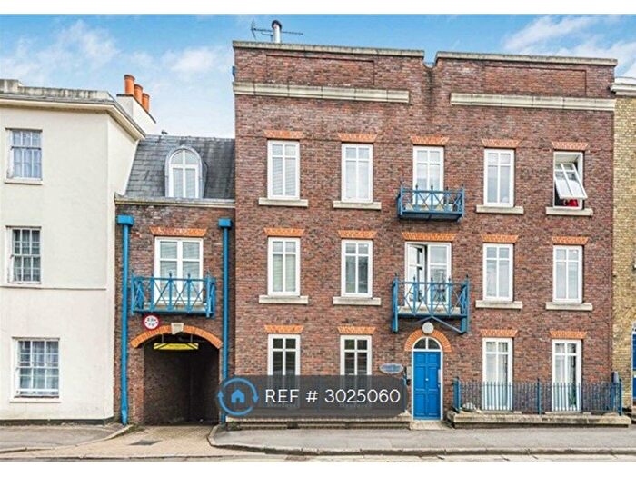 1 Bedroom Flat To Rent In Castle Street, Reading, RG1