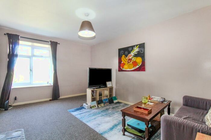 1 Bedroom Flat To Rent In New Park Walk, Farsley, Leeds, LS28