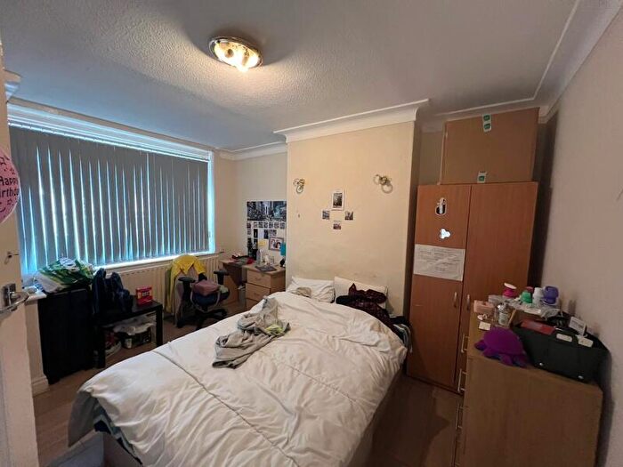 4 Bedroom Terraced House To Rent In Kelso Gardens, Hyde Park, Leeds, LS2
