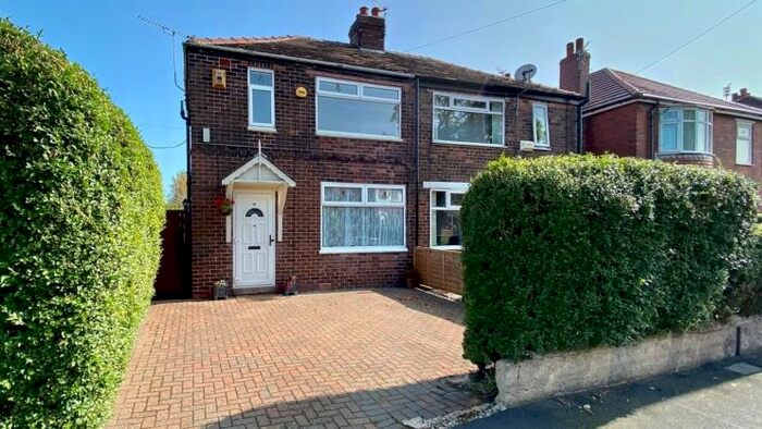 3 Bedroom Semi-Detached House To Rent In Dumbarton Road, Stockport, SK5