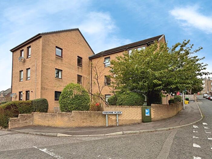 2 Bedroom Flat To Rent In Shepherds Loan, Dundee, DD2