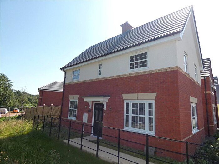 3 Bedroom Detached House For Sale In Brabazon Close, Birmingham, B31