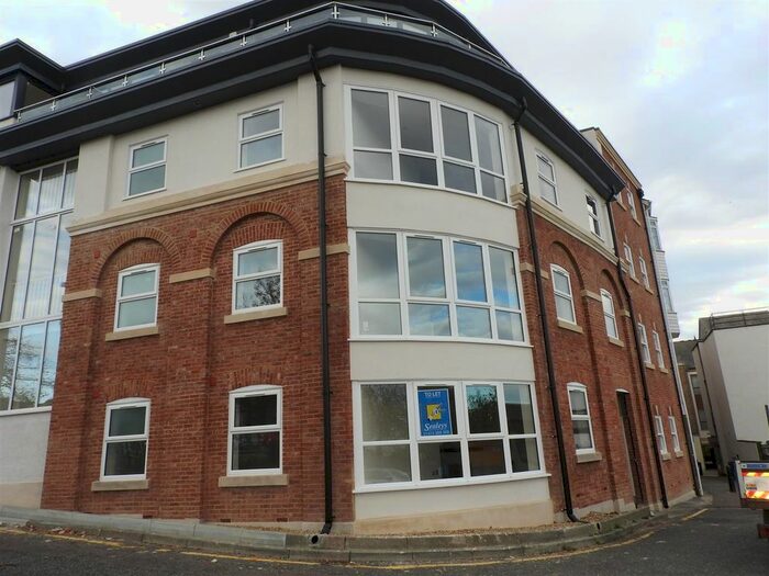 2 Bedroom Flat To Rent In Market Court, Horns Yard, Gravesend DA12