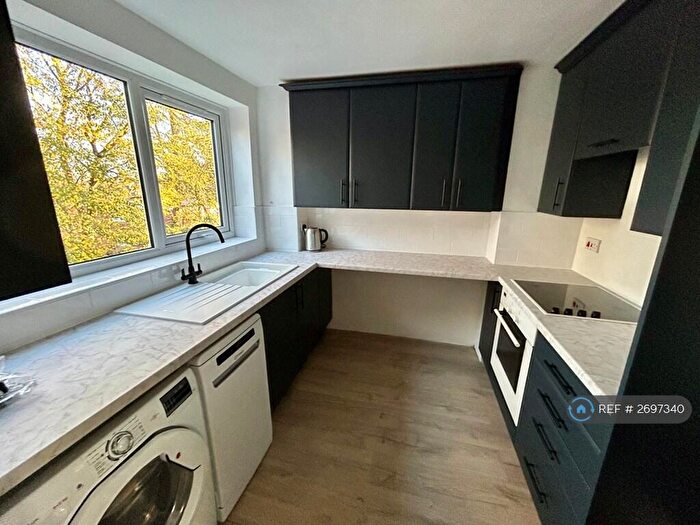 2 Bedroom Flat To Rent In Moorfield Court, Sutton Coldfield, B73