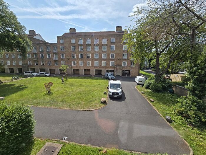 2 Bedroom Flat To Rent In Wood Field, London, NW3