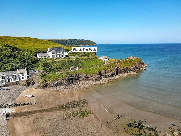 2 Bedroom Flat For Sale In Flat, The Peak, Little Haven, SA62