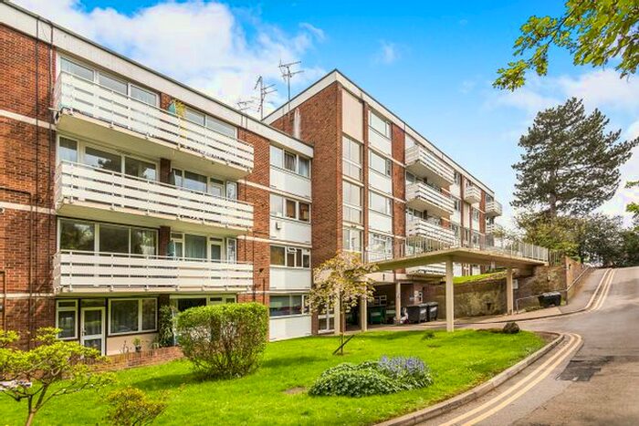 2 Bedroom Flat To Rent In Bath Road, Reading, RG1