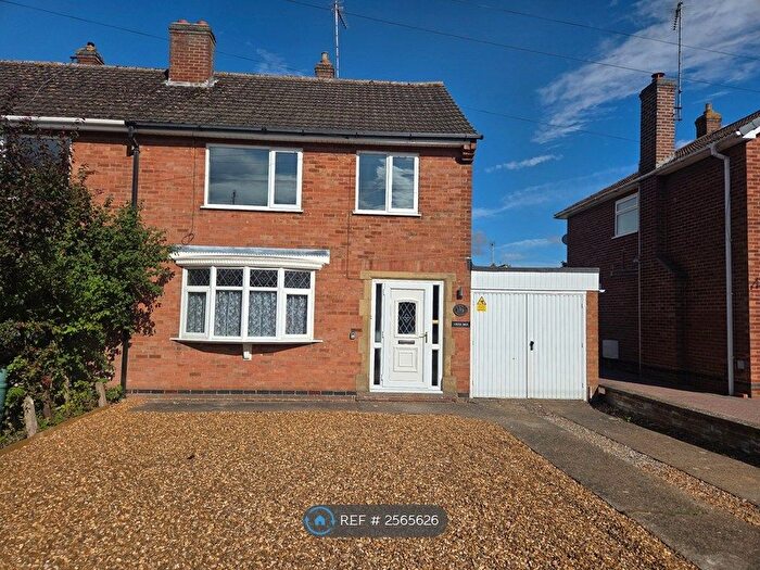 3 Bedroom Semi-Detached House To Rent In Lodge Road, Rushden, NN10
