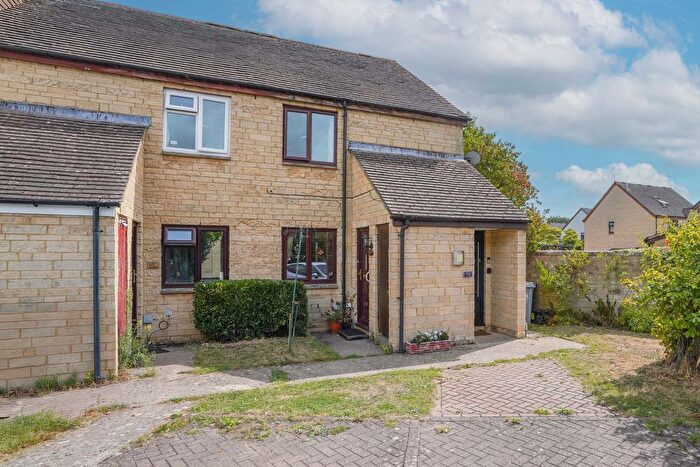 1 Bedroom Maisonette For Sale In Manor Road, Witney, OX28