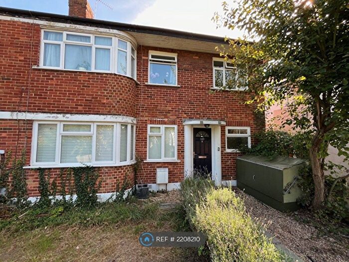 3 Bedroom Flat To Rent In West Ealing, London, W13
