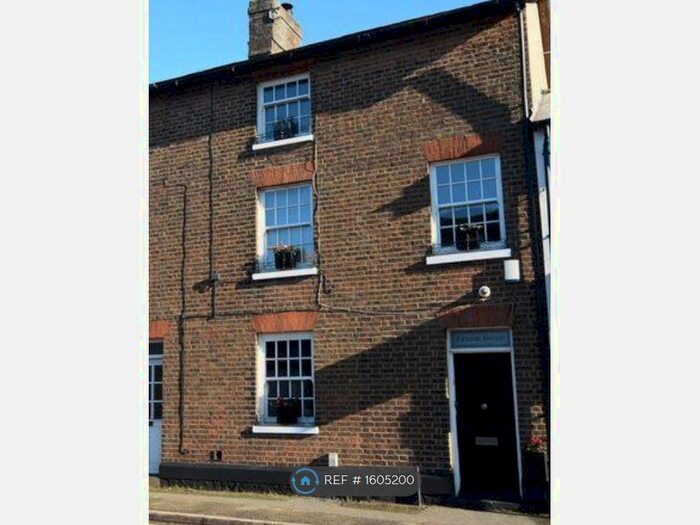 4 Bedroom End Of Terrace House To Rent In Park Road, Toddington, Dunstable, LU5