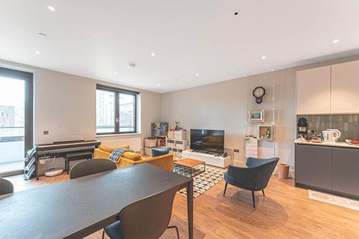 3 Bedroom Flat To Rent In Park Lane, Wembley, HA9