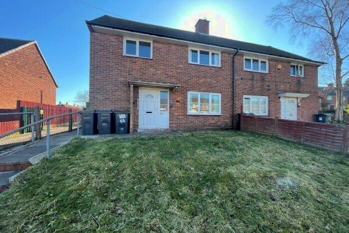3 Bedroom Semi-Detached House To Rent In Kitwell Lane, Birmingham, B32