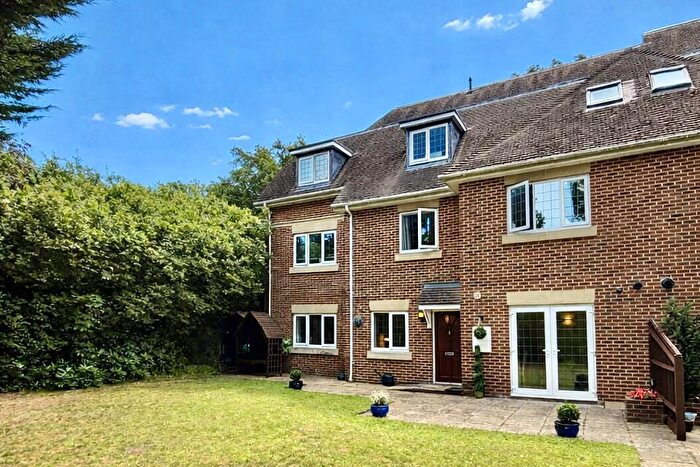 2 Bedroom Apartment For Sale In Gresham Court, Camberley, GU15