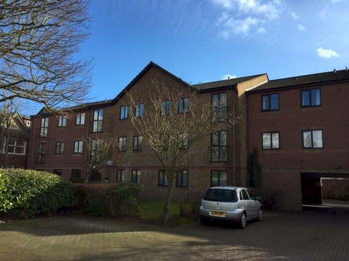 1 Bedroom Flat To Rent In Court Road, Southampton, SO15