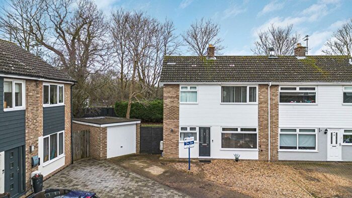 3 Bedroom Semi Detached House For Sale In Park Way, Offord Cluny, St Neots., PE19