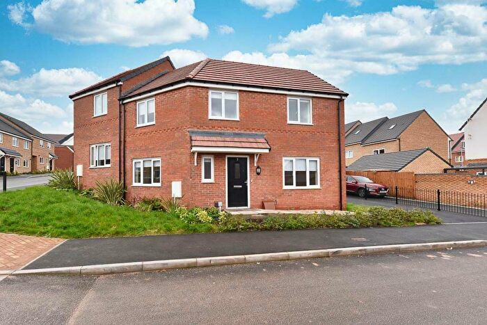 3 Bedroom Semi-Detached House To Rent In Gotheridge Drive, Gedling, Nottingham, Nottinghamshire, NG4