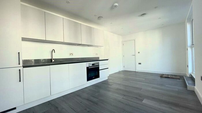 1 Bedroom Apartment To Rent In Wesley Gate, Queens Road, Reading, Berkshire, RG1