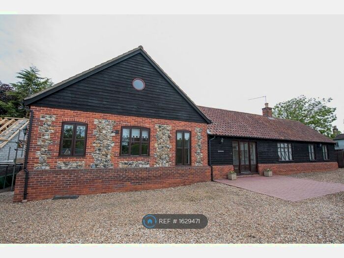 3 Bedroom Bungalow To Rent In Southgate Street, Bury St. Edmunds, IP33