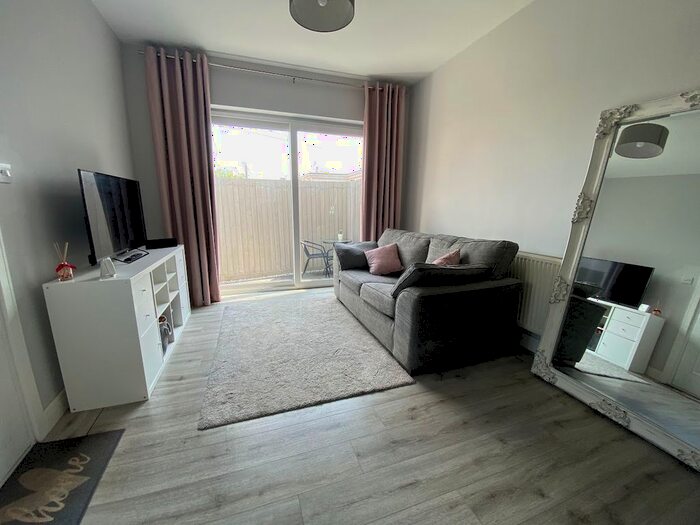 1 Bedroom End Of Terrace House To Rent In Kings Road, Paignton, TQ3