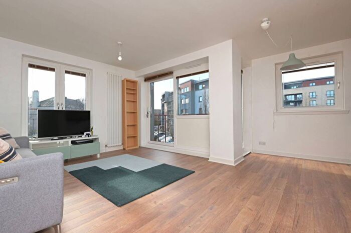 2 Bedroom Flat For Sale In East Pilton Farm Wynd, Edinburgh, EH5
