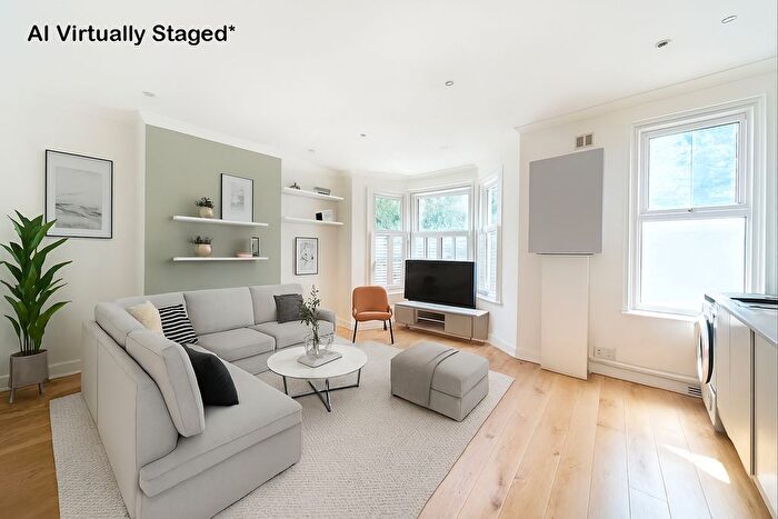 2 Bedroom Flat For Sale In Leigham Vale, Streatham, London, SW16