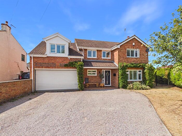 4 Bedroom Detached House For Sale In Crescentdale, Longford, Gloucester, GL2