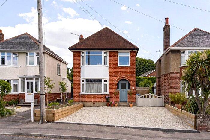 3 Bedroom Detached House For Sale In Hennings Park Road, Oakdale, Poole, Dorset, BH15