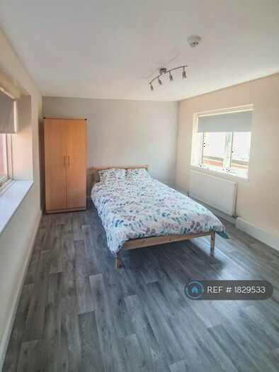 Studio To Rent In Mansfield Road, Nottingham, NG1