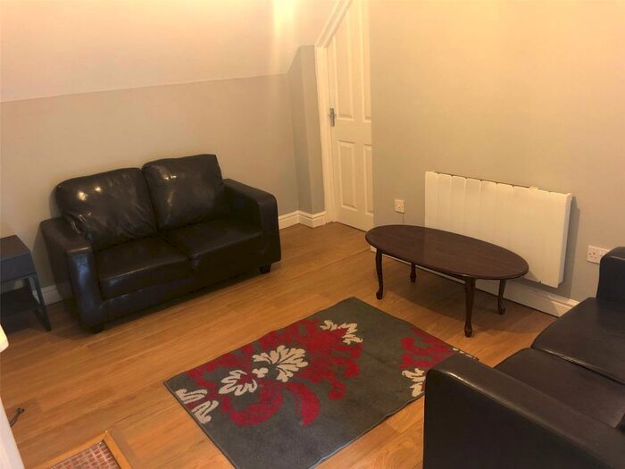 2 Bedroom Apartment To Rent In Harborne Road, Edgbaston, Birmingham, B15