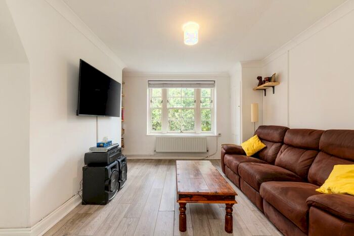 1 Bedroom Block Of Apartments To Rent In Devons Road London, E3