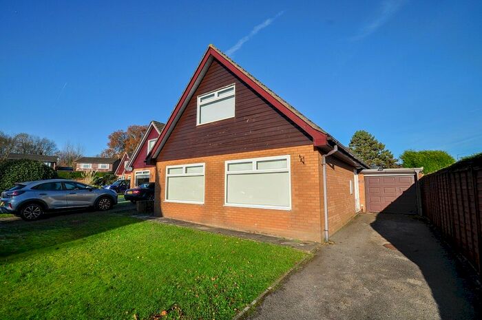 4 Bedroom Detached Bungalow To Rent In Pentre-Poeth Close, Bassaleg, Newport, NP10