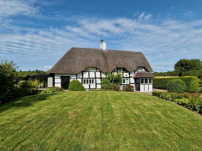 4 Bedroom Detached House For Sale In Tyddesley Wood Lane, Pershore, Worcestershire, WR10