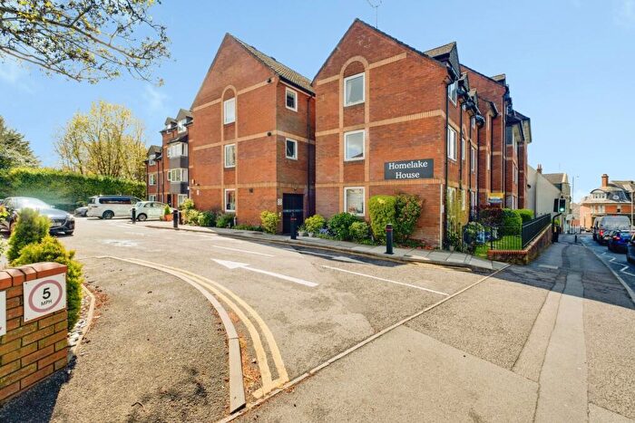 1 Bedroom Apartment For Sale In Homelake House, Parkstone, BH14