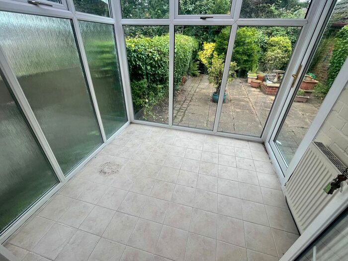2 Bedroom Semi-Detached Bungalow For Sale In Towers Avenue, Maghull, Liverpool, L31