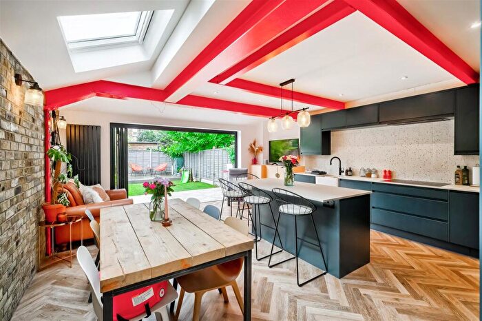 5 Bedroom Terraced House For Sale In Gordon Road, Wanstead, E11