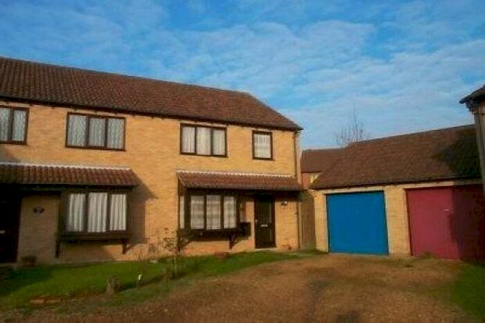 3 Bedroom Property To Rent In Sentinel Road, Northampton, NN4