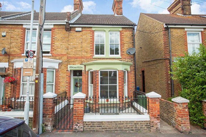 2 Bedroom End Of Terrace House For Sale In Saxon Road, Faversham, Kent, ME13